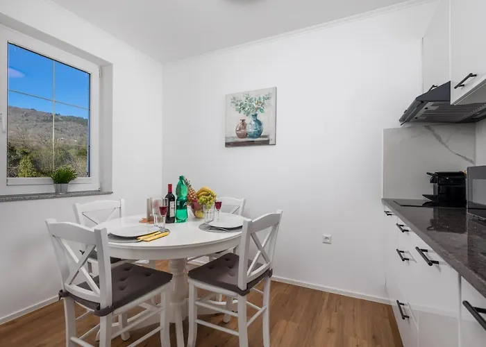 Ida With Terrace, Sea View, Near Opatija Apartment *