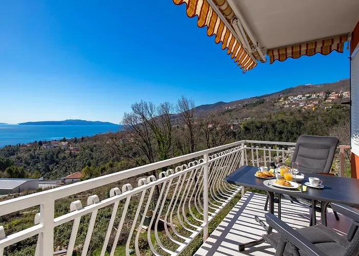Apartment Ida With Terrace, Sea View, Near Opatija