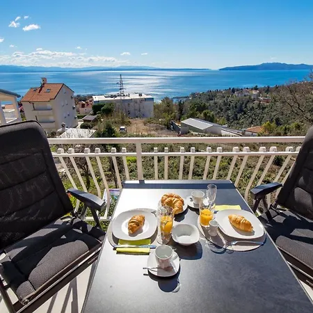 アパート Ida With Terrace, Sea View, Near Opatija